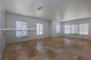 Foto del edificio - 2880 S Le Jeune Rd