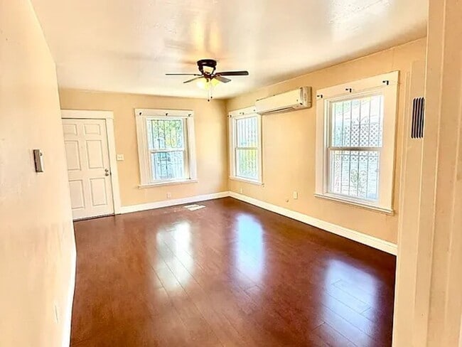 Building Photo - Wow! Bright and cheery big two-bedroom home
