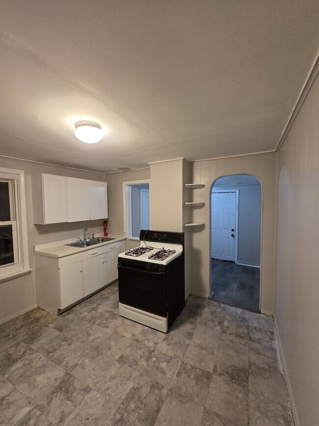 Foto del edificio - 2 Bedroom House w/ washer and dryer hook up