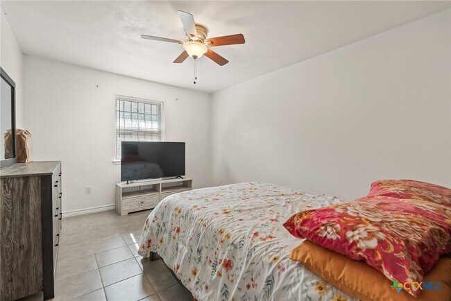 Building Photo - 1007 Arkansas Ave