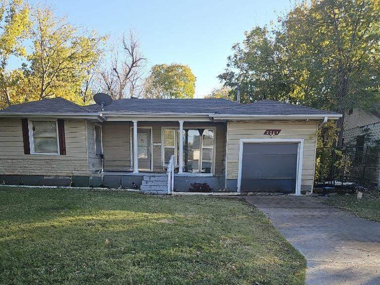 Foto principal - 2204 NW Denver Ave