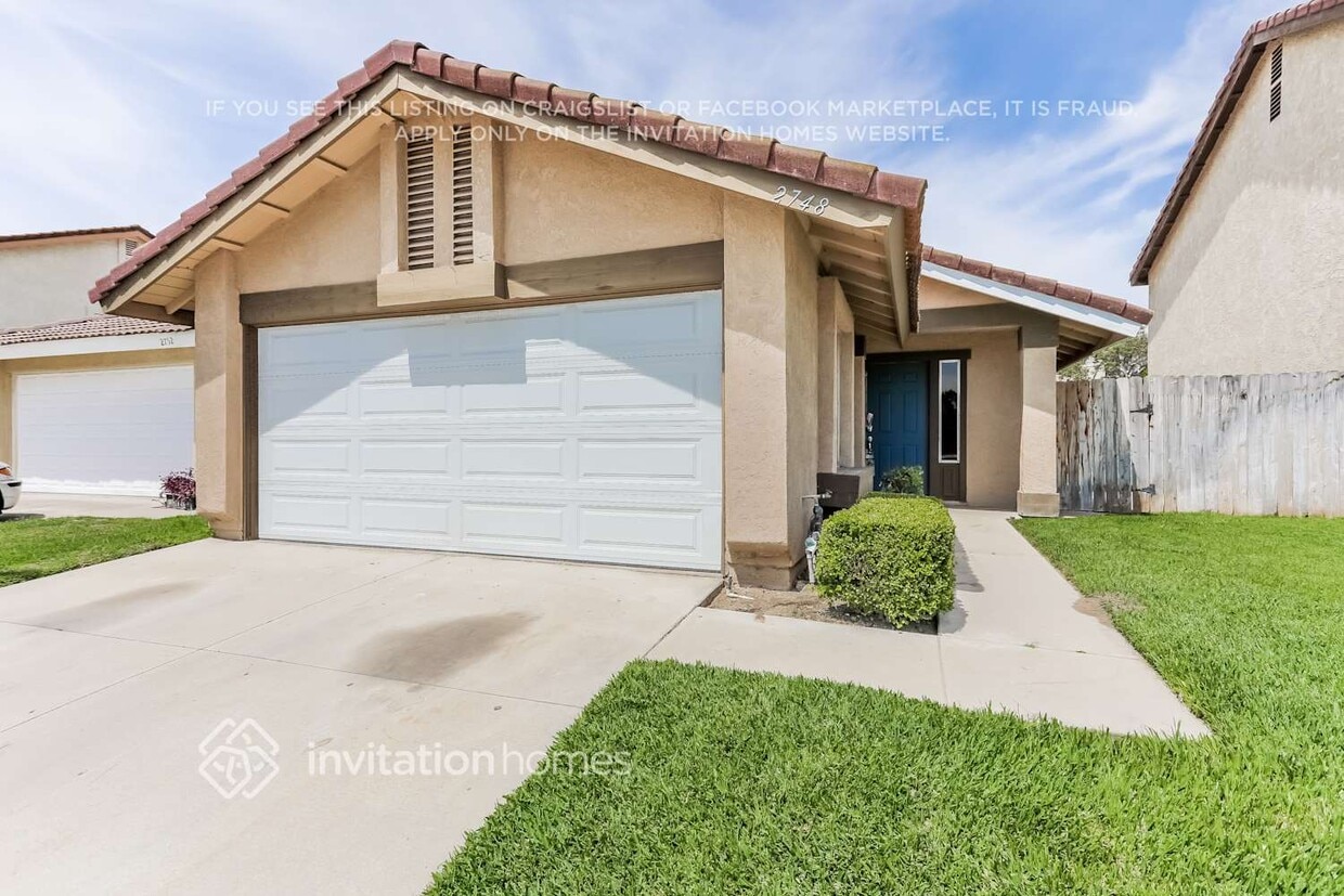 Foto principal - 2748 Condor Creek Ln