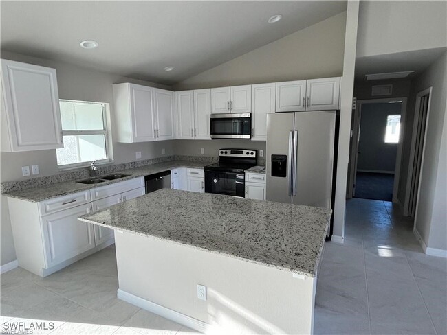 Foto del edificio - 4334 SW 9th Pl