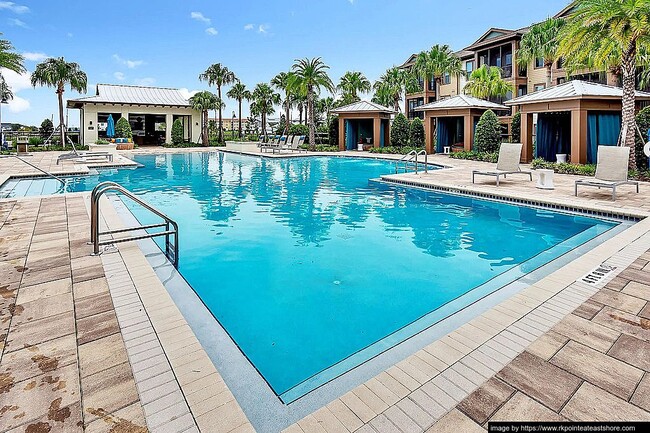 Building Photo - 2423 Areca Palm Dr