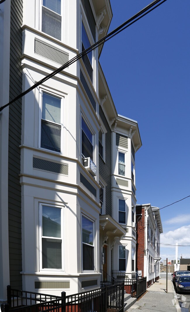 Building Photo - 18-20 Carlisle St
