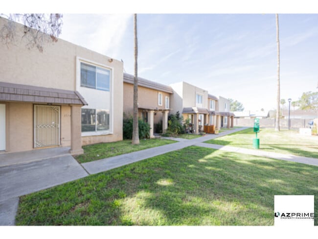 Building Photo - Spacious 2/1.5 Townhouse  in Phoenix's Alhambra!