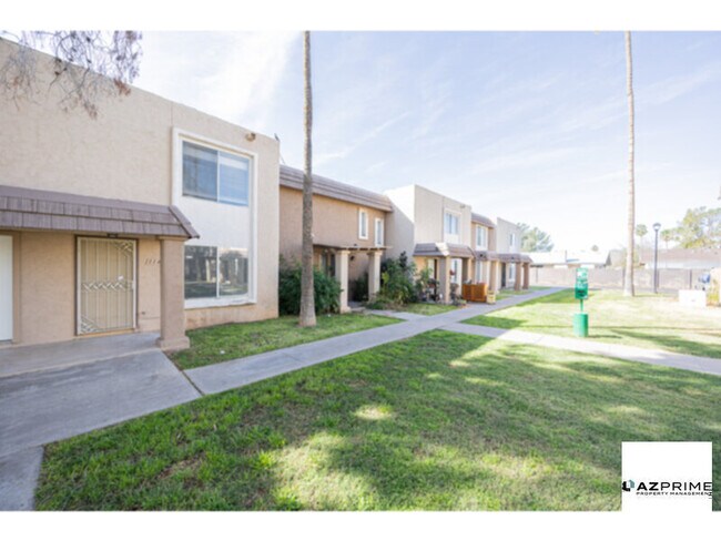 Foto del edificio - Spacious 2/1.5 Townhouse  in Phoenix's Alhambra!