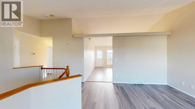 Photo du bâtiment - 10317-10374 74 Ave