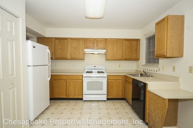 Building Photo - 9809 Sherwood Farm Rd