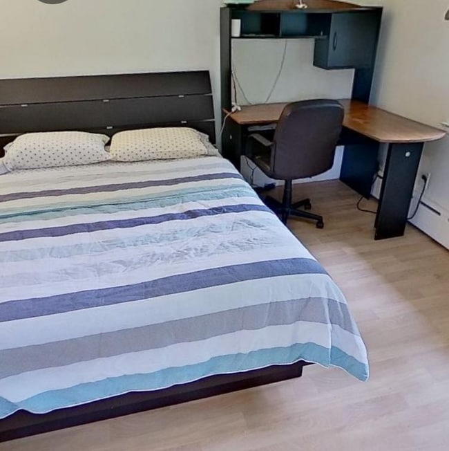 Building Photo - 38 Park Ave W