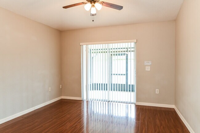 Foto del edificio - 2127 Aitkin Loop