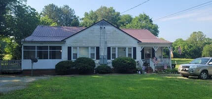 Building Photo - 468 Hillcrest Ave