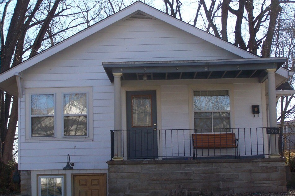 Foto principal - 306 E 11th St