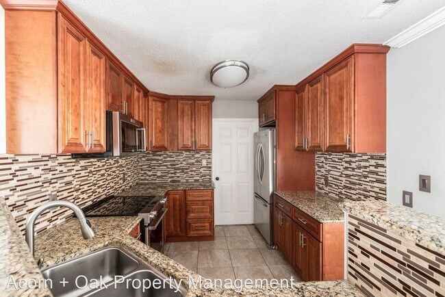 Building Photo - 3 br, 2.5 bath House - 3311 Nantuckett Ave