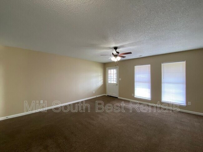 Foto del edificio - 89 Builders Way