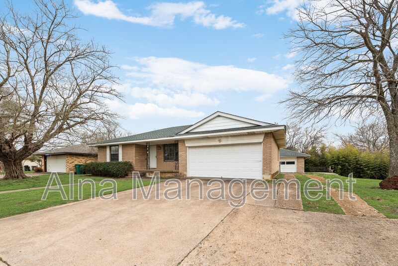 Foto principal - 926 Harrington Dr