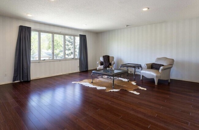 Foto del edificio - 6433 Vernon Ave S