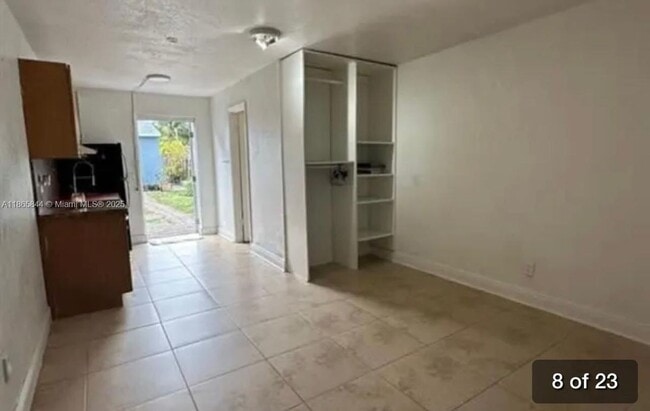 Building Photo - 48 SW 11th St Building Photo - 48 SW 11th St