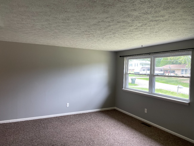 Building Photo - 4988 Dee Mar Ave SW