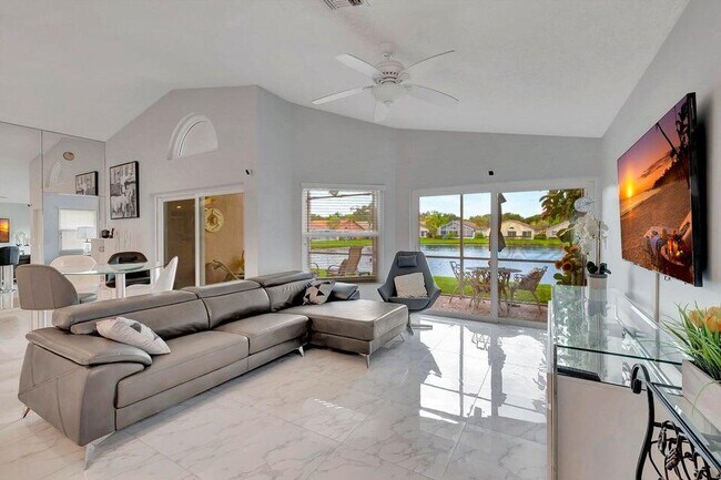 Foto del edificio - 9601 Harbour Lake Cir