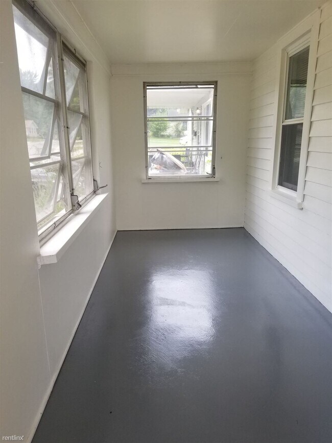 Building Photo - 2 br, 1 bath House - 92 W Brooklyn Ave