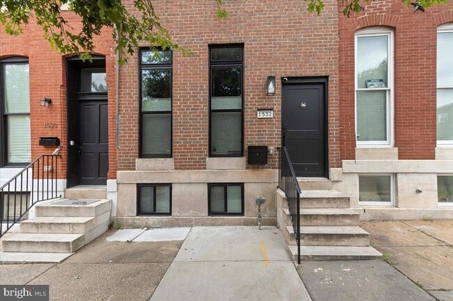 Building Photo - 1532 N Broadway