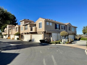 Building Photo - 5040 Codorniz Way