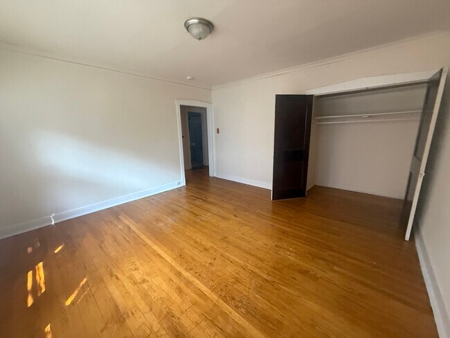 Foto del edificio - 104 Lincoln Ave