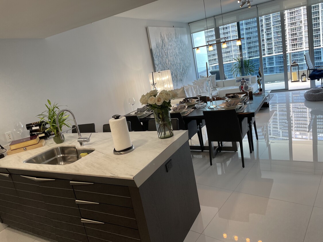 Foto principal - 270 Biscayne Boulevard Way