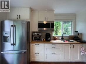 Building Photo - 26450 Ferguson Ave