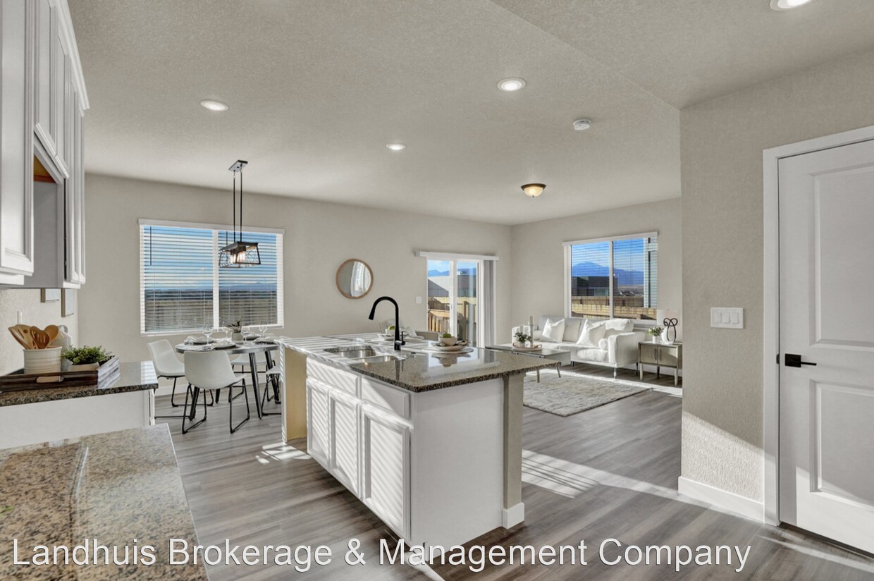 Foto principal - 3 br, 2.5 bath House - 6124 Big Bird Dr