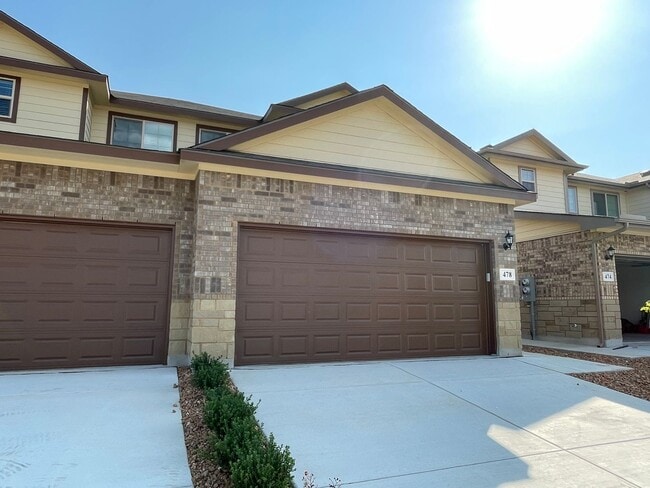 Building Photo - Duplex Available in Samuels Court, New Bra...