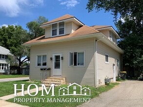 Building Photo - 630 Lyndale St