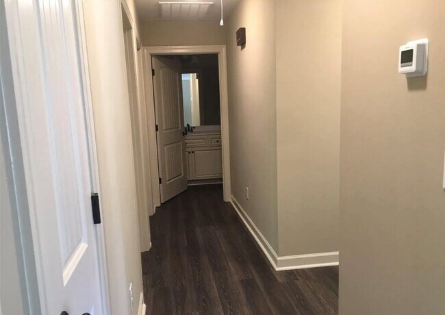 Foto del edificio - 255 Sterling Way