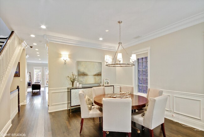 Foto del edificio - 1729 N Marshfield Ave