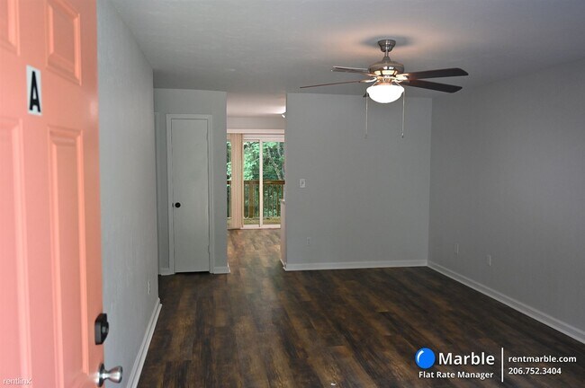 Foto del edificio - 2 br, 2 bath Townhome - 2302 High Rd Unit A