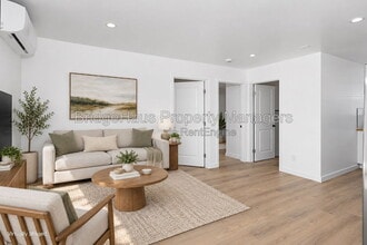 Building Photo - 4656 Santa Monica Ave