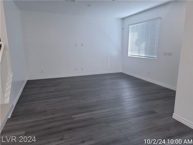 Building Photo - TOWNHOME IN GATED COMMUNITY AT SOUTH END O...
