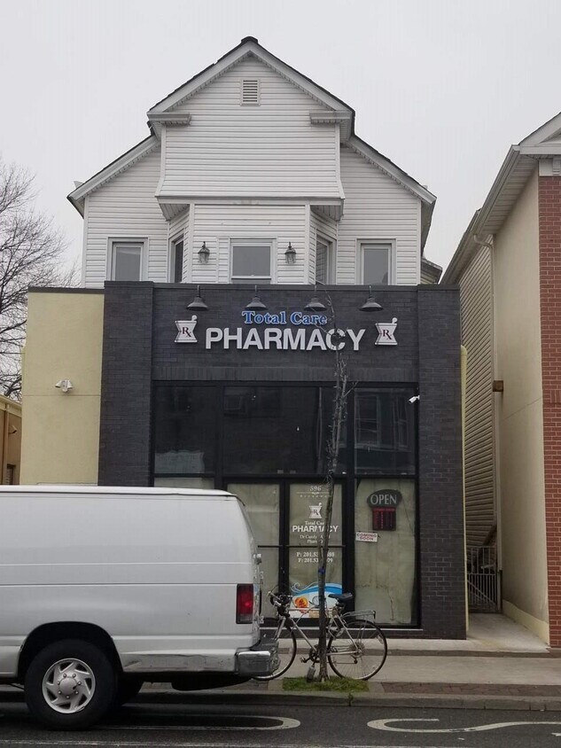 Primary Photo - 596 Broadway