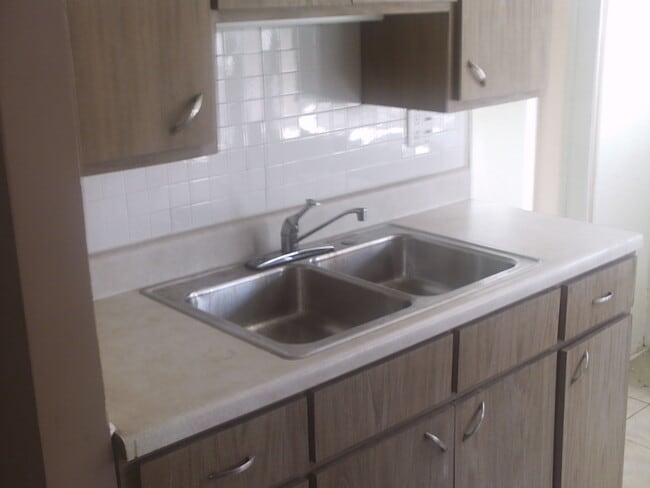 kitchen - 1328 Illinois Ave