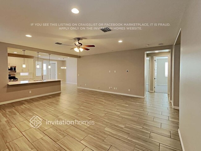 Foto del edificio - 5921 N 195th Dr