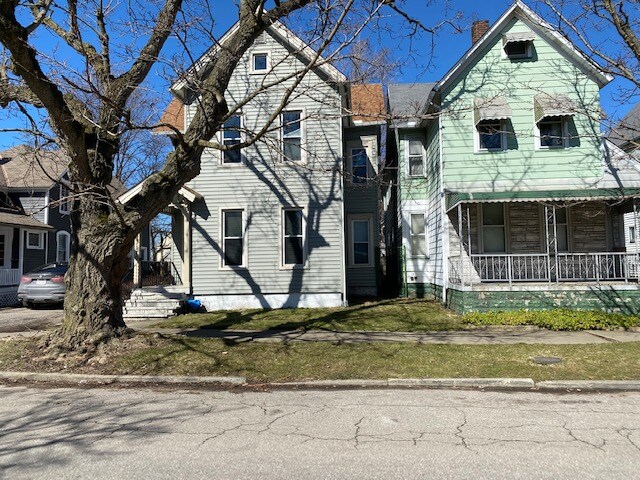 Foto principal - 7110 Lawn Ct