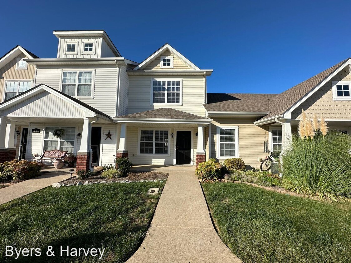 Foto principal - 2 br, 2.5 bath House - 87 John Sevier Ave