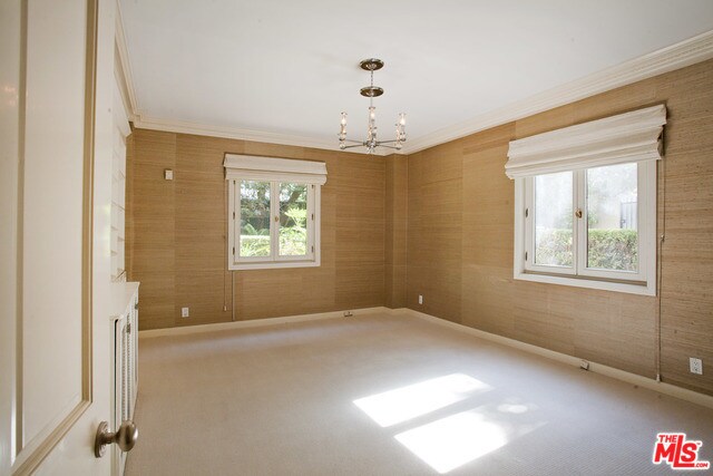 Building Photo - 316 N Rossmore Ave