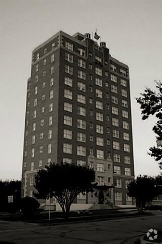 Building Photo - 2306 Park Pl Ave