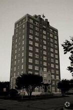 Building Photo - 2306 Park Pl Ave