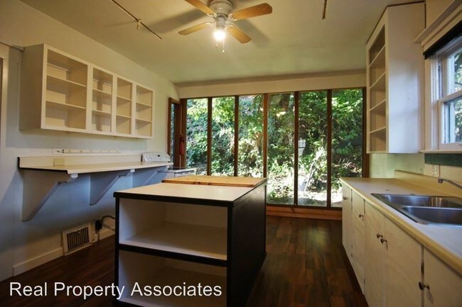 Foto del edificio - 4 br, 2 bath House - 2109 Aurora Avenue