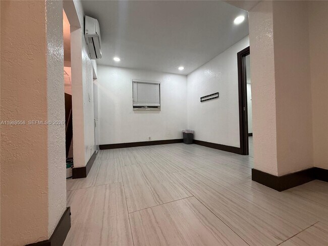 Foto del edificio - 1881 SW 42nd Terrace