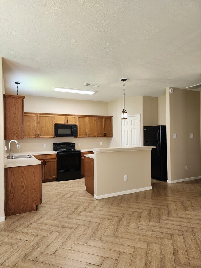 Building Photo - 8006 Indian Desert Dr