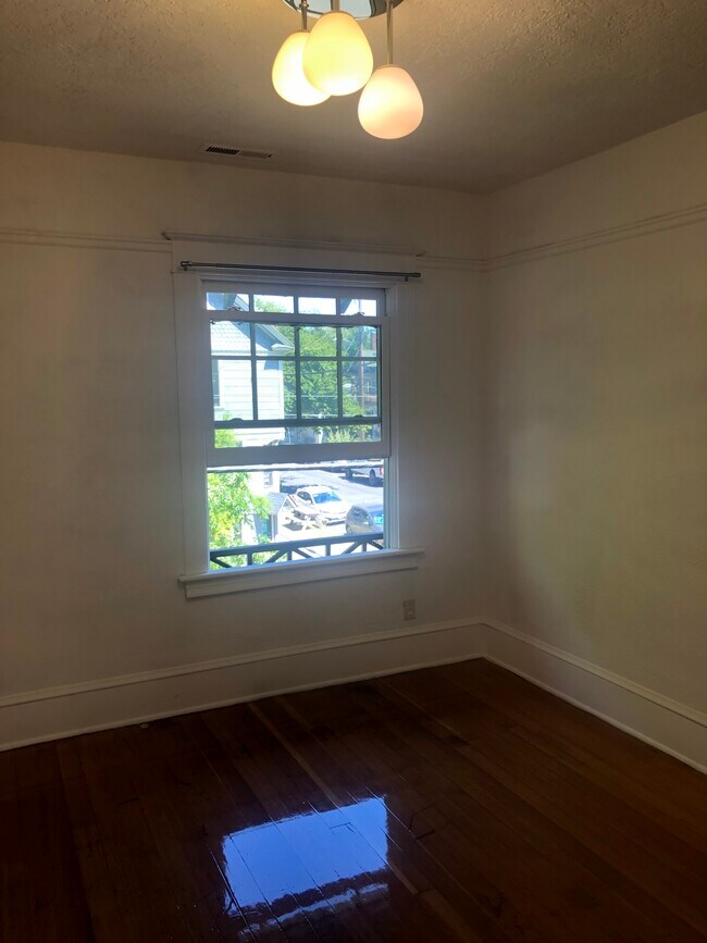 Photo - 2344 SE Ankeny St Apartments